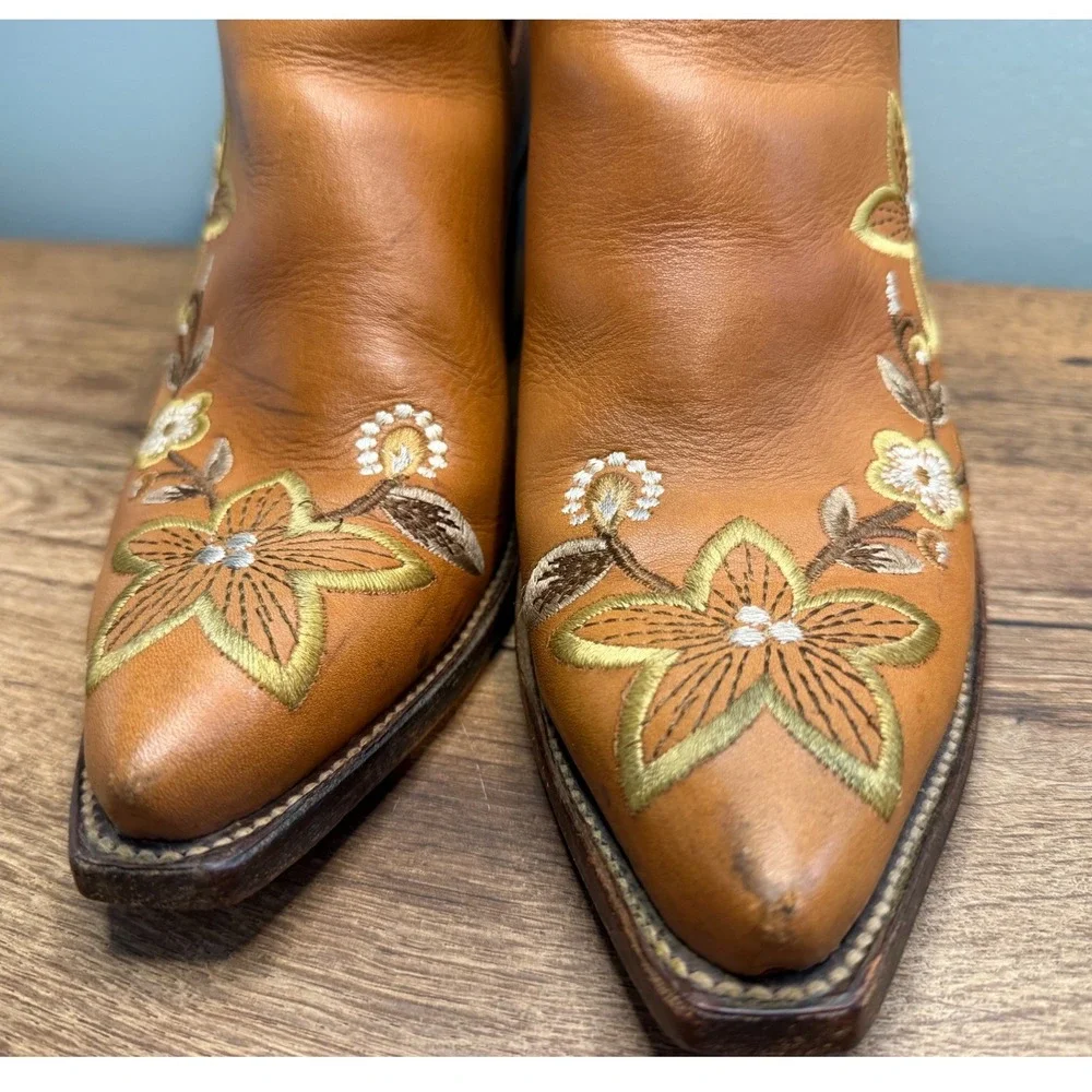 Caborca Tan Leather Floral Embroidered Western Ankle Boots‎ Boho Pointed Toe 7B